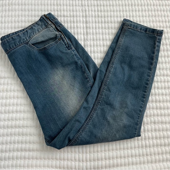 Free people jeans large (size 30) - Picture 3 of 9